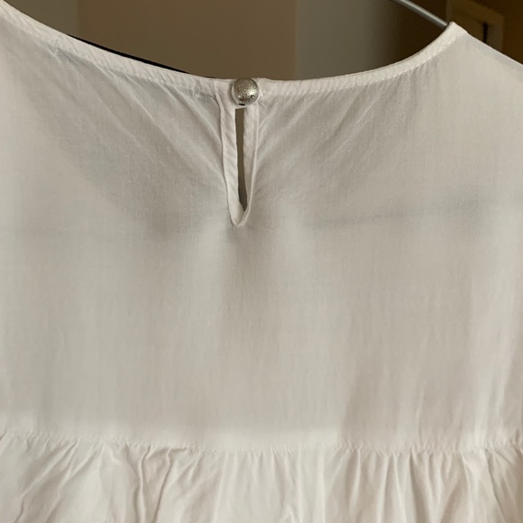 Stylish ruffle blouse 😍 - Picture 3 of 3